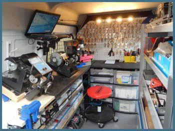 Safe Key Shop Gainesville, VA 571-261-6851 - 2-mobile-locksmith